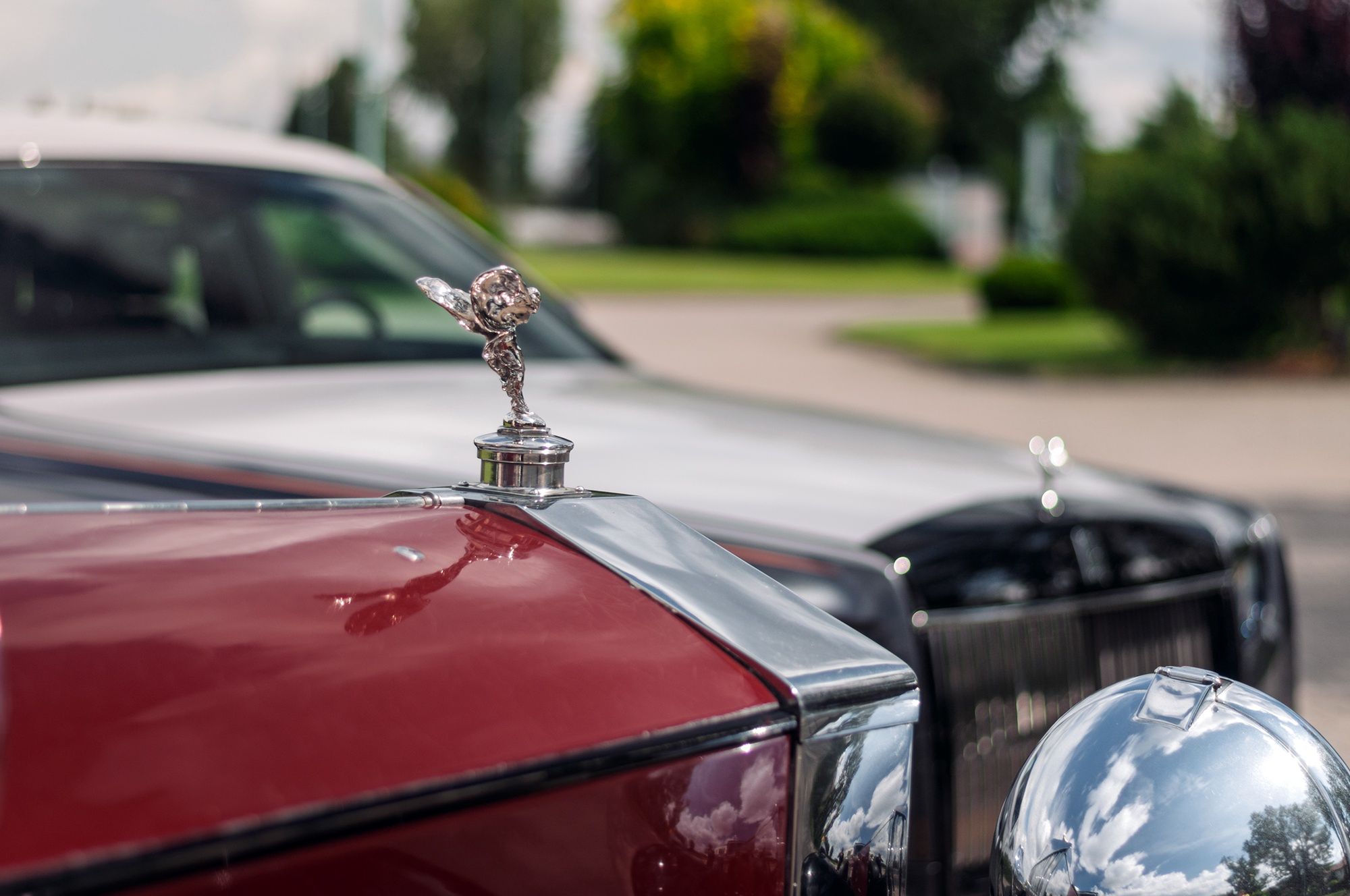 Rolls-Royce Phantom II (1935) i Rolls-Royce Phantom VIII (2025)