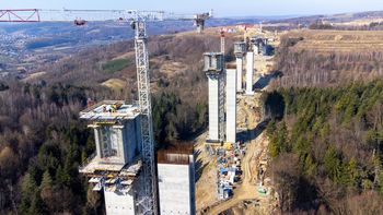 Podkarpacie z najwyższą estakadą w Polsce. Zakończono budowę podpór