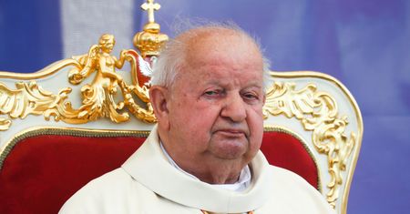 Burza wokół obrazu przedstawiającego Dziwisza. Artysta przemówił