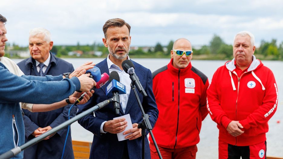 Zapraszamy turystów do województwa podlaskiego, dzięki pracy WOPR-u będziecie Państwo bezpieczni we wszystkich miejscach nad wodą -- mówił wojewoda Jacek Brzozowski.