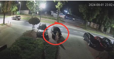 Płoccy policjanci poszukują sprawczyni uszkodzenia pojazdów [VIDEO]