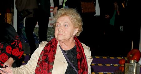 Teresa Lipowska żali się na cienie sławy: "Jestem gnieciona, dotykana, wręcz obmacywana"