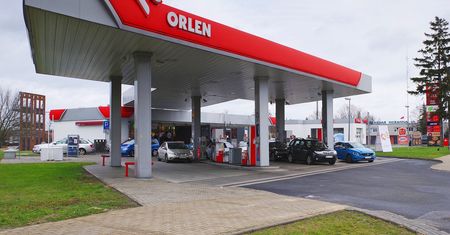 6 zł za litr benzyny? Możliwe przy 100 dolarach za baryłkę ropy naftowej