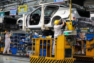 Media: tysiące osób do zwolnienia. Sprzedaż samochodów giganta leży