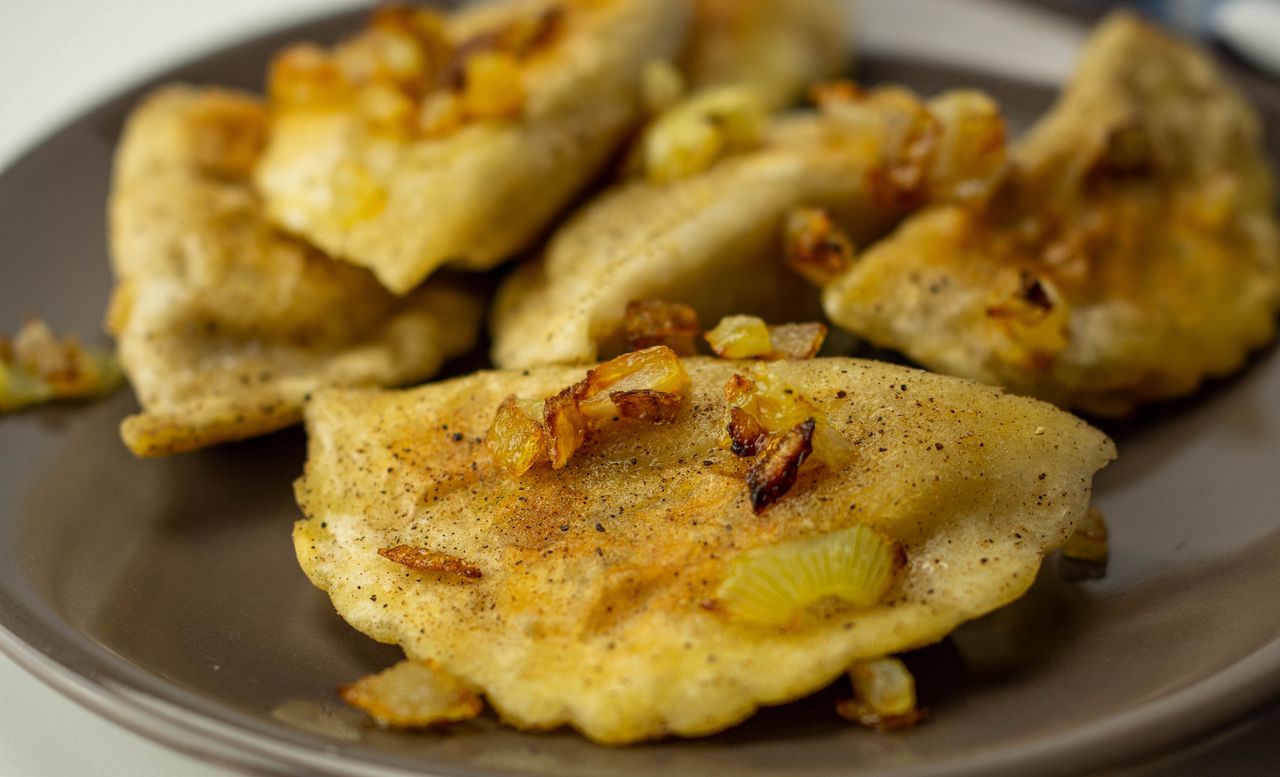 Ruskie przy nich są po prostu nudne. Zrób jesienne pierogi z genialnym farszem