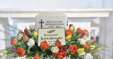 Pogrzeb Krzysztofa Kowalewskiego. Aktora pożegnał tłum żałobników