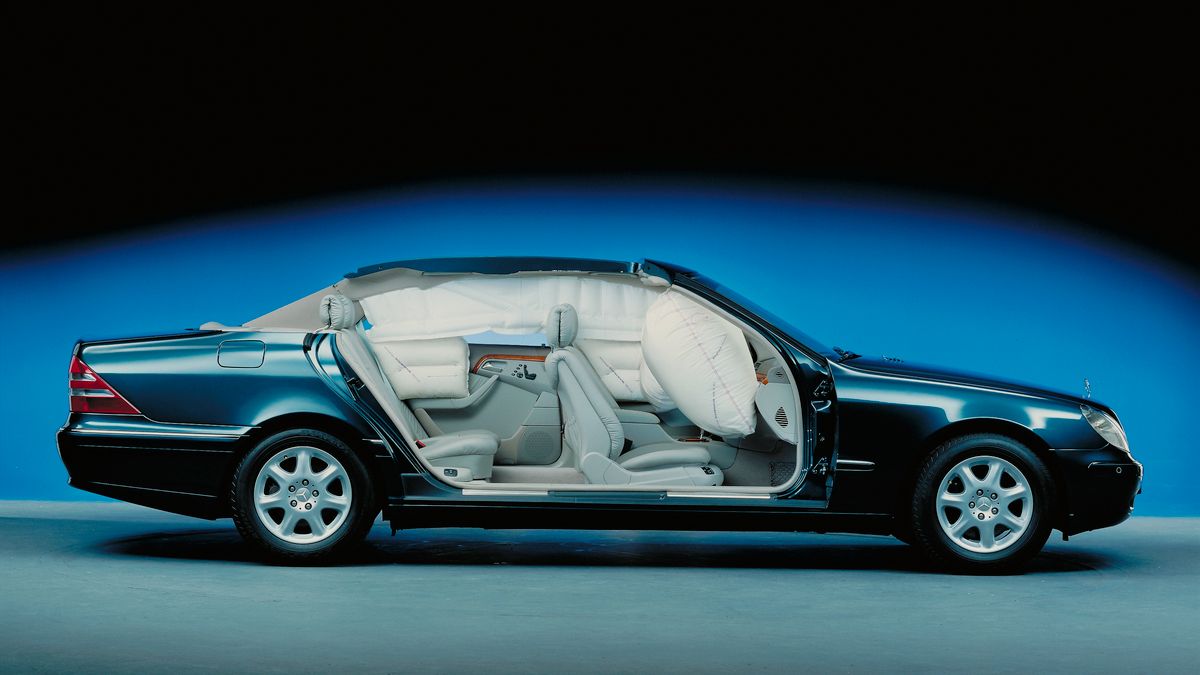 Poduszki powietrzne należą do grupy systemów bezpieczeństwa biernego