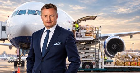 "To może być drugi Radom, ale na kółkach". Miażdżą pomysł prezesa spółki-matki LOT-u