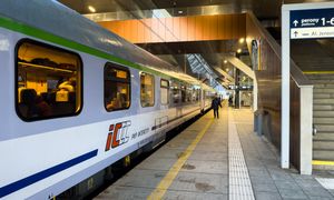 Korekta rozkładu jazdy na kolei. PKP Intercity dołoży pociągów nad morze