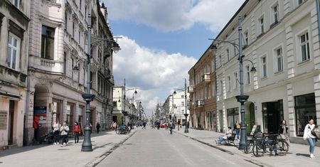 Auto bez kierowcy jechało po Piotrkowskiej w Łodzi