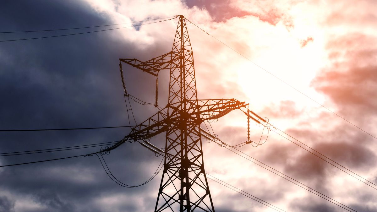 Wieża wysokiego napięcia z depositphotos