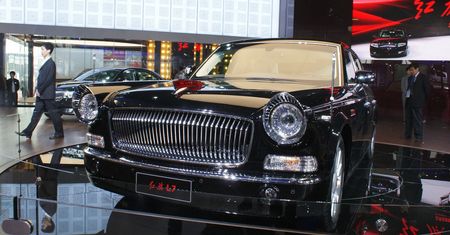 Limuzyny Hongqi L7 i H7 - chińska spuścizna [Pekin 2012]