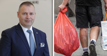 Poseł odwiedził sklep nad morzem. "Zrobiliśmy z ludzi śmieciarzy"