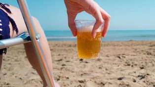 "Cichy alkoholizm" objawia się właśnie tak. Ujawni go prosty test