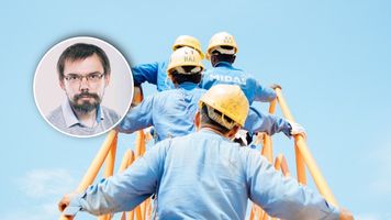 Zarobki w budżetówce wyższe o 25 proc. niż w firmach. Ekspert pokazał analizę