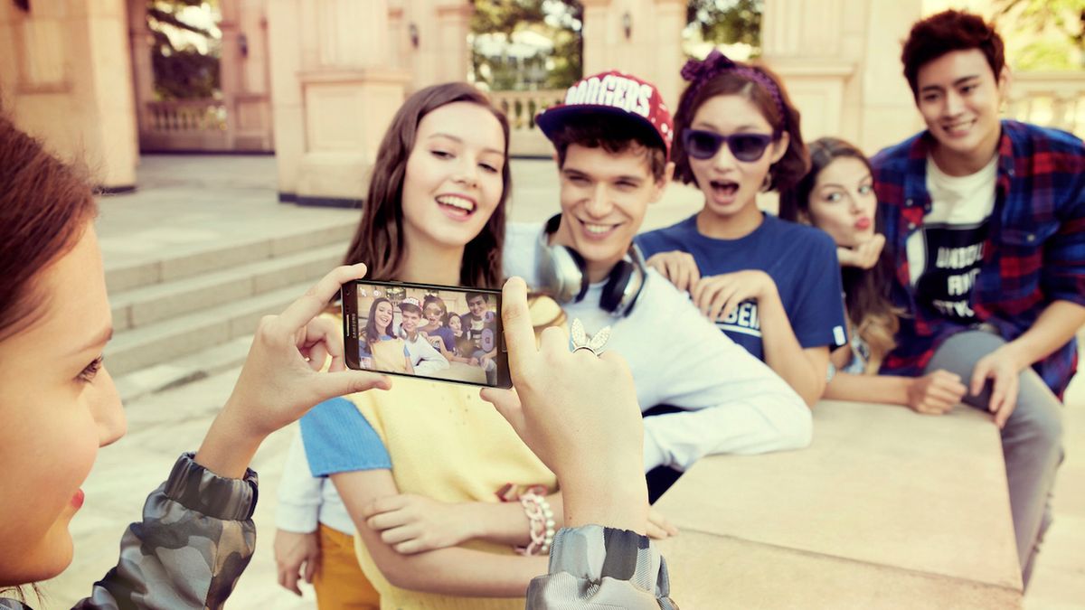 W skrócie: aparat Galaxy S6, "coś ogromnego" HTC i nowy low-end Huaweia 1