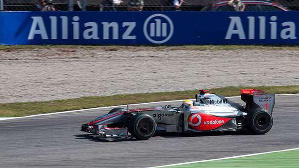 Umieść swoje imię lub nick na bolidzie mistrza Formuły 1! 1