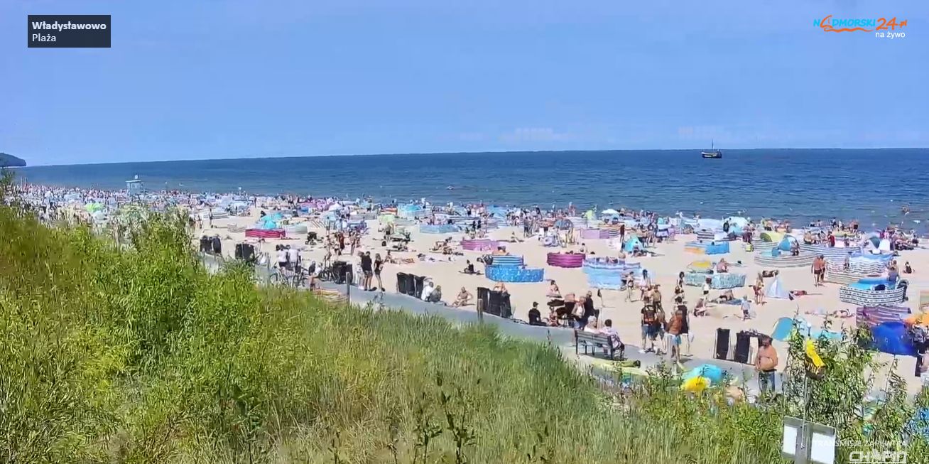 Była godz 13:00. Sytuacja na plaży we Władysławowie w niedzielę (4 sierpnia)