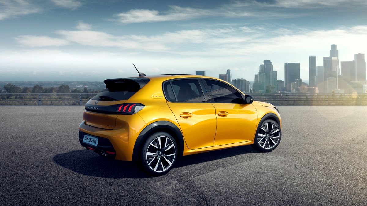 Peugeot 208 to propozycja dla osób szukających małego miejskiego samochodu z "ikrą".