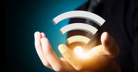 Wi-Fi nas zdradza, a my chcemy oddać za nie nasze dzieci!
