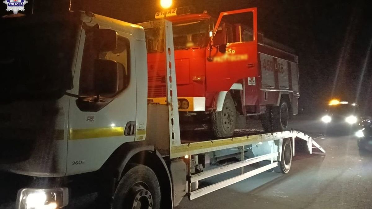 Pijani jechali wozem strażackim. 