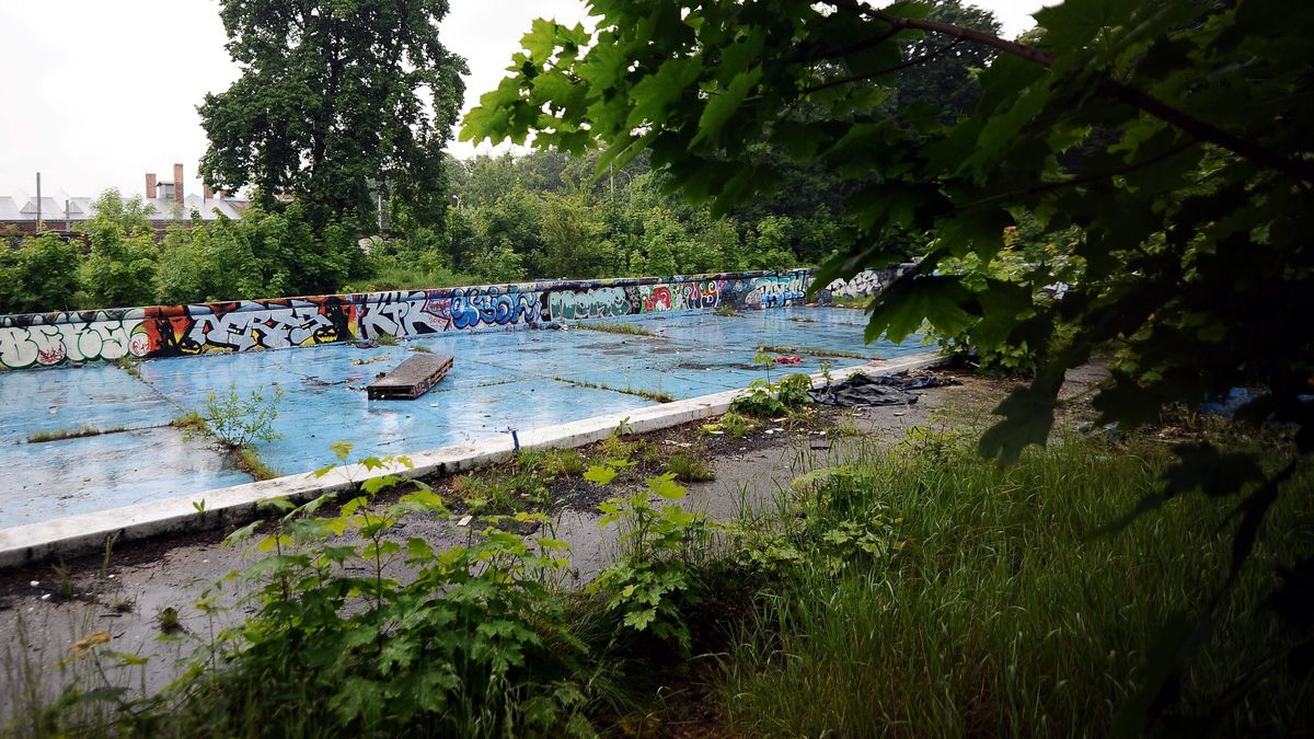 Basen przy ul. Ślężnej we Wrocławiu
