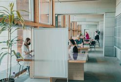 Koronawirus. Uniwersytet Wrocławski szczepi przeciwko COVID-19. Nawet 2,5 tys. osób dziennie