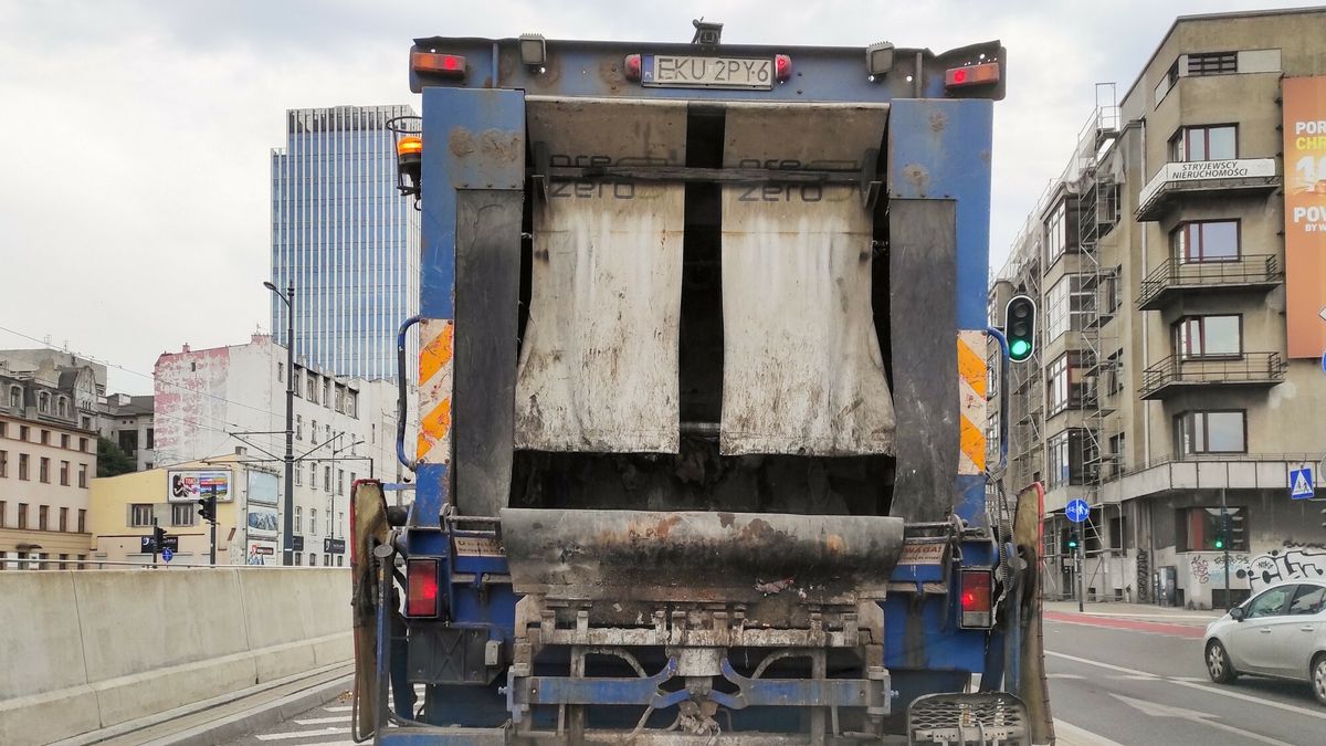 Za śmieci też zapłacimy więcej - pisze "Fakt" 