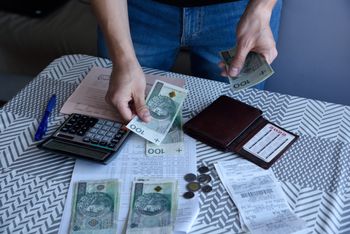 Nie mieszkał w domu, sąd każe zapłacić 200 tys. Bo "był zameldowany"