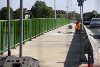 Kraków: Można przejść, nie można stać. Most Dębnicki podczas Wielkiej Parady Smoków zostanie wyposażony w specjalne bariery
