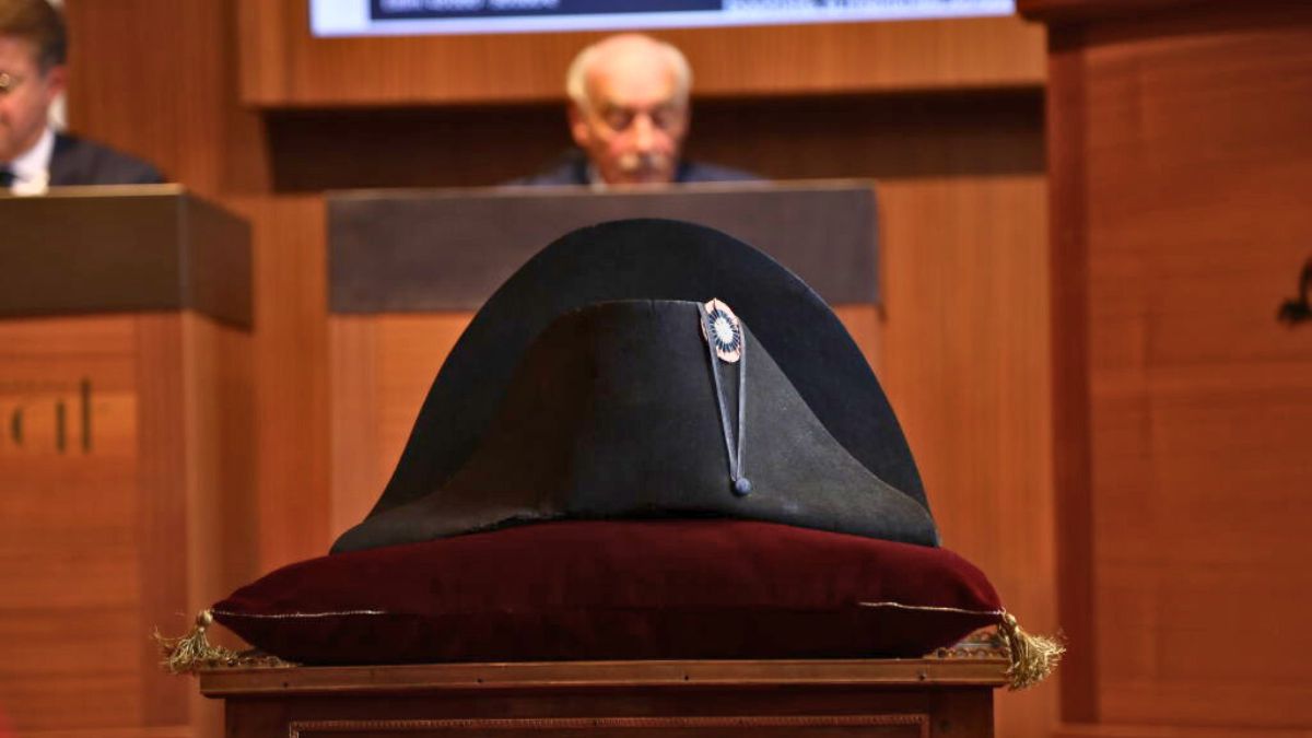 Kapelusz Napoleona na aukcji