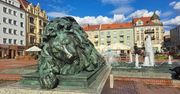 Bytom: Śpiący lew na Rynku czuwa nad miastem już od 17 lat