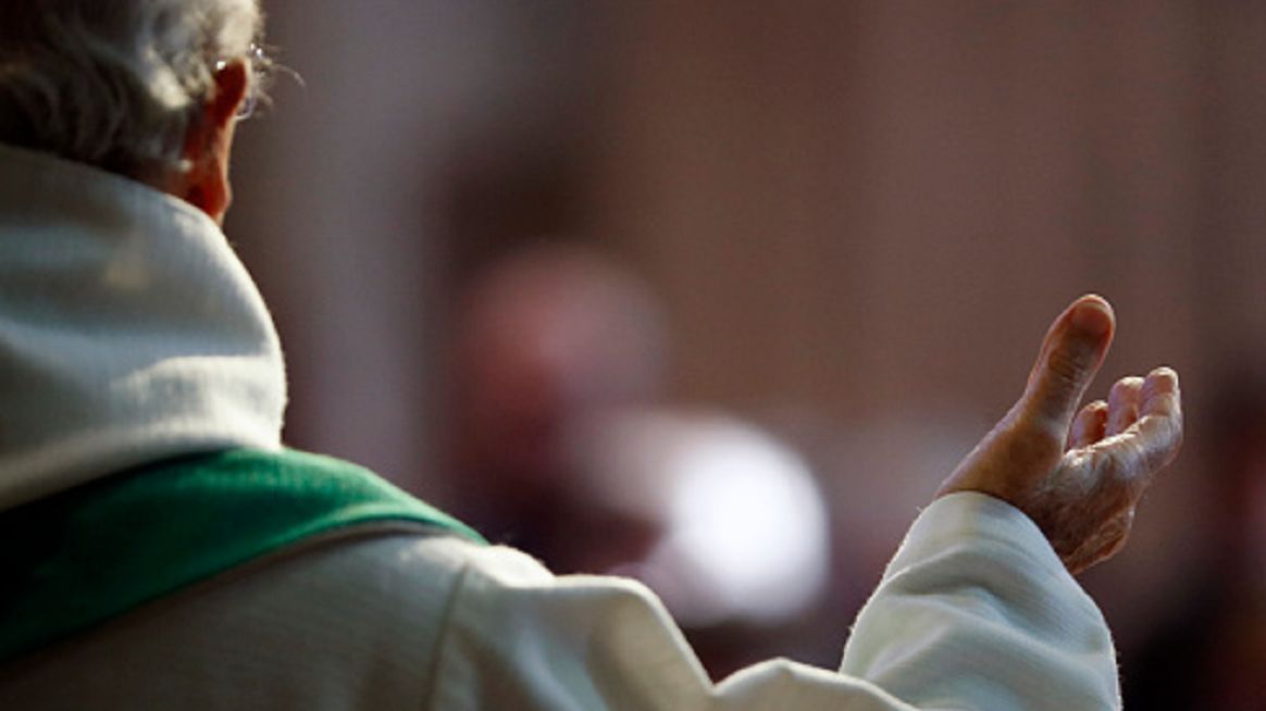 Ksiądz wielokrotnie gwałcił i okaleczał nastolatkę. (zdjęcie poglądowe)