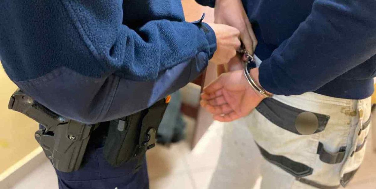 Stawiska: Był poszukiwany. Wpadł przez niezapięte pasy