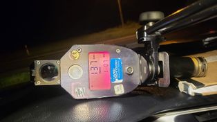 Koło: 137 km/h w terenie zabudowanym – kierowca BMW stracił prawo jazdy