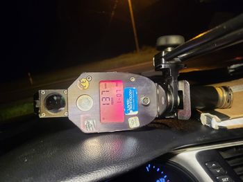 Koło: 137 km/h w terenie zabudowanym – kierowca BMW stracił prawo jazdy