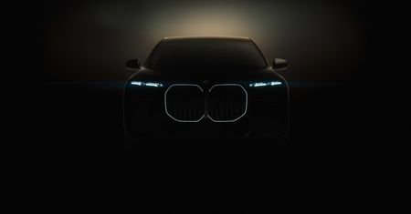 Znamy datę debiutu BMW Serii 7. W planach podświetlany grill i mocna wersja na prąd