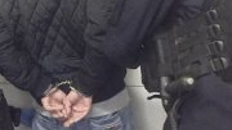 Warszawa. Policjanci zatrzymali dwóch mężczyzn podejrzanych o rozbój