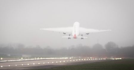 Lot British Airways do Paryża zawrócił po 2 godzinach. Powodem burze