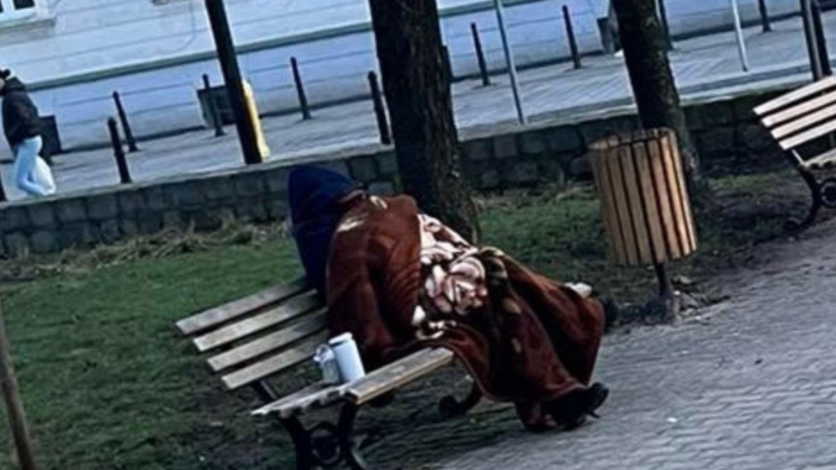 Internauci ruszyli na pomoc kobiecie z Gliwic, która twierdziła, że jest osobą bezdomną, a dodatkowo jej mąż choruje na raka