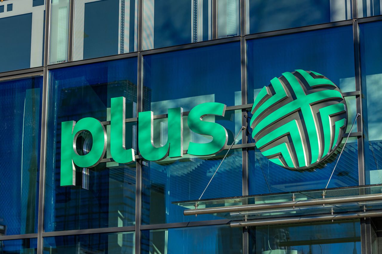 UOKiK stawia zarzuty operatorowi sieci Plus. Chodzi m.in. o opłaty w telefonii na kartę