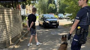 Lubin: 18-latek spowodował kolizję. Ukrył się w... wiacie śmietnikowej