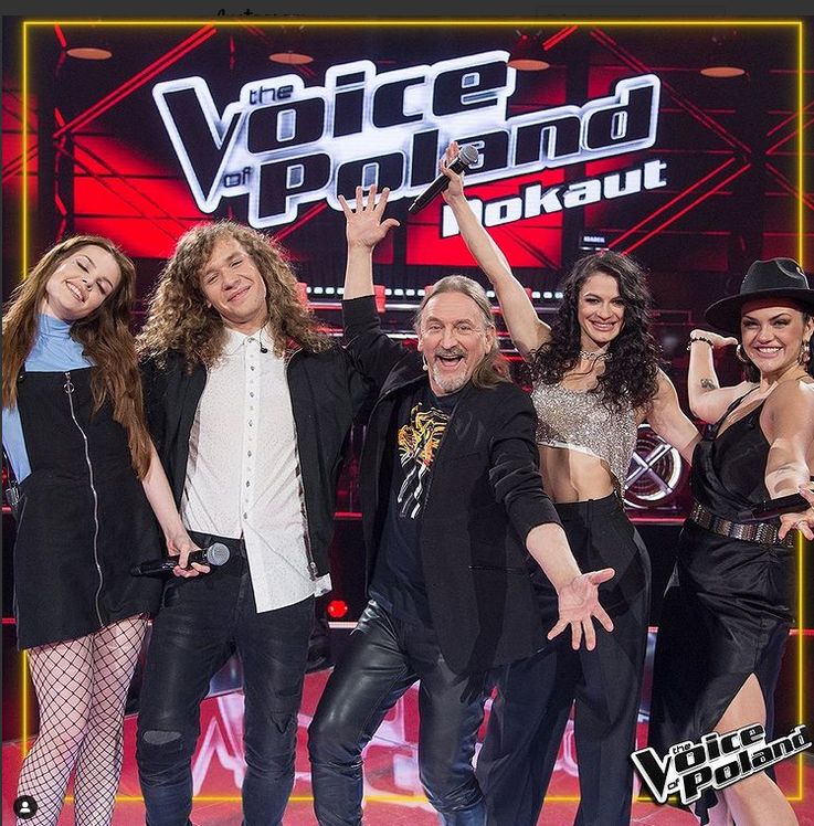 Marek Piekarczyk z uczestnikami "The Voice of Poland"