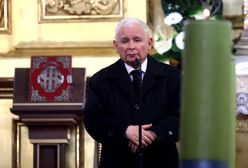 "Pilne" przemówienie Kaczyńskiego na pogrzebie. TVP Info przerwało konferencję ministra zdrowia