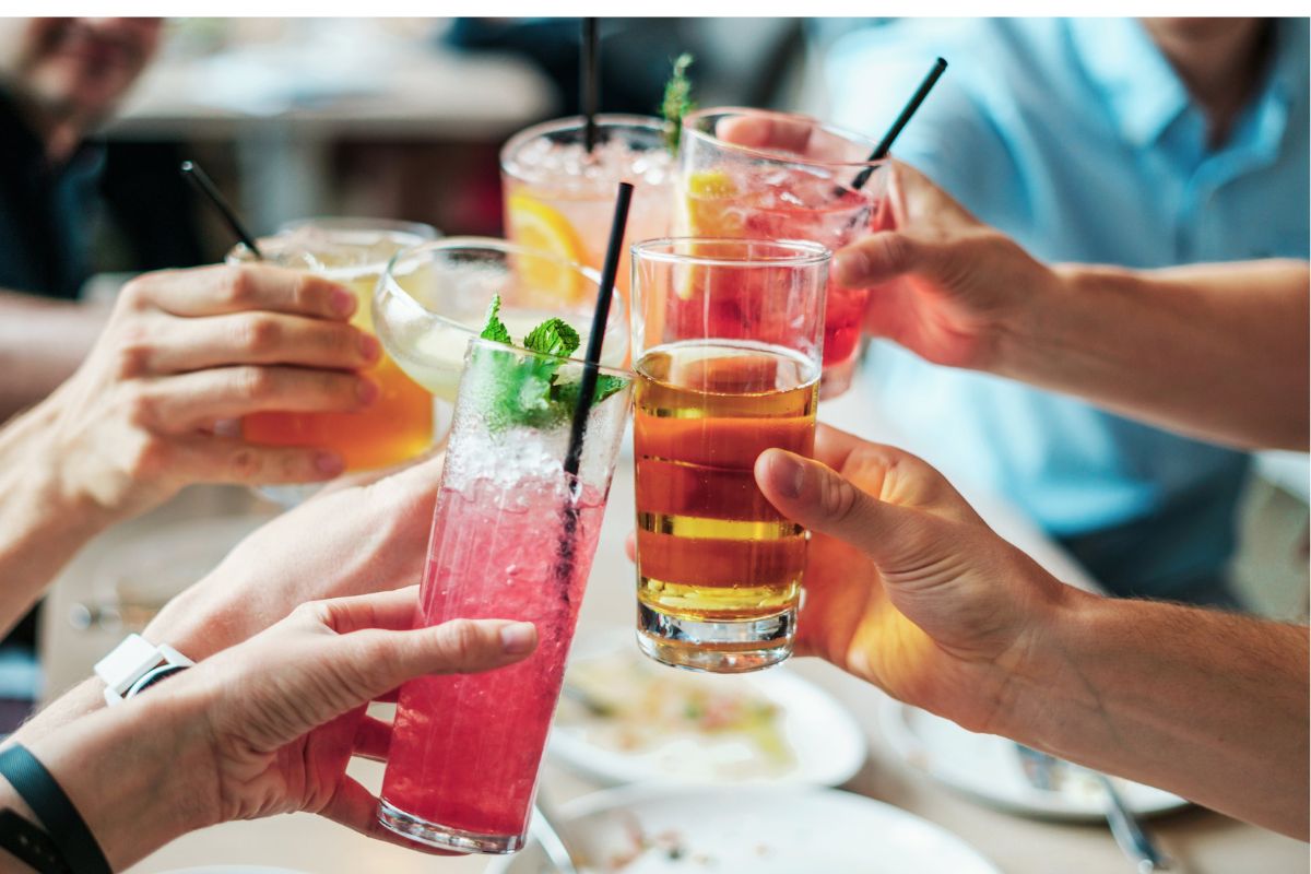 Michał Wrzosek wyjaśnił, jakie związki chemiczne w alkoholu powodują kaca