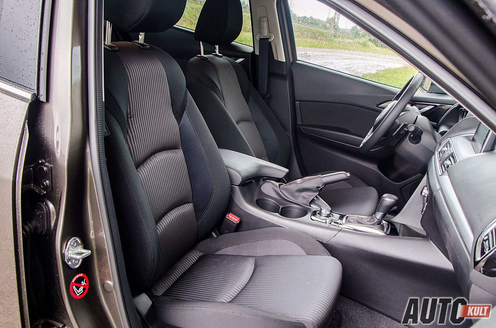 Mazda 3 Sedan 2,0 SKYACTIV-G AT skyPASSION – test [galeria] 12
