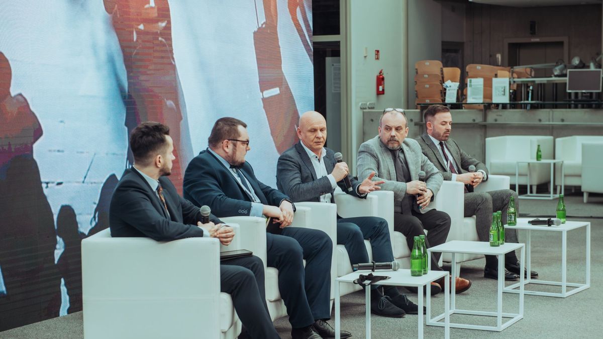 Zachowanie równowagi pomiędzy informacją a dezinformacją w dzisiejszych czasach stanowi wyzwanie