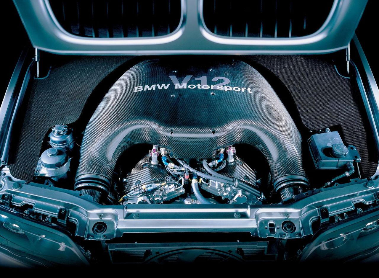 Zmodyfikowany silnik M70, który w 2001 roku w prototypie BMW X5 Le Mans osiągnął 700 KM mocy