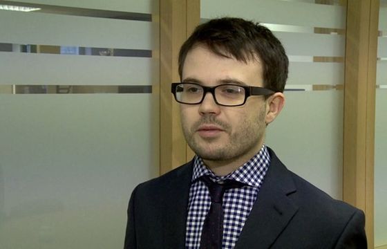 Hity sprzedaży internetowej to markowa odzież, książki i tablety