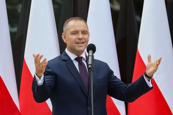 Nowy ranking zaufania. Lider umacnia pozycję